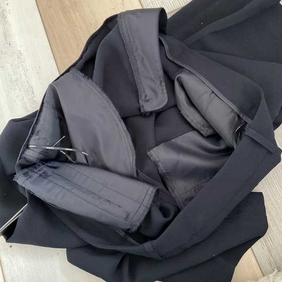 DKNY Cropped Pants - Picture 9 of 15